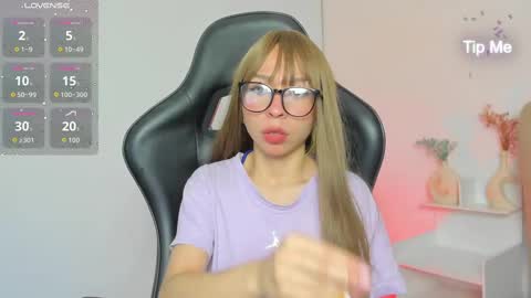 luluuberry online show from 11/14/25, 10:03