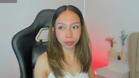 luluuberry online show from 11/23/25, 11:10