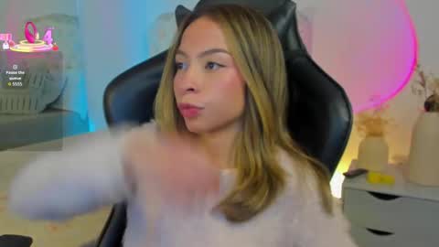 luluuberry online show from 02/12/26, 10:38