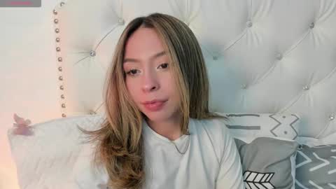 Snapshot of luluuberry chatting on 03/11/26, 08:59 luluuberry online show from 03/11/26, 08:59