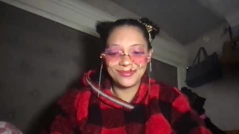 Snapshot of luluvalenttine chatting on 12/16/25, 12:10 LuLu Valenttine Hot Sexy HawaiianCape Verde online show from 12/16/25, 12:10