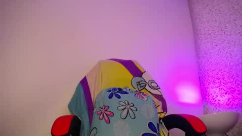 Snapshot of luly_blue chatting on 04/28/26, 03:11 Luly online show from 04/28/26, 03:11