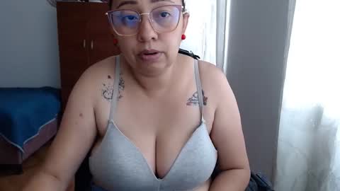 Snapshot of lumi_84 chatting on 12/18/24, 02:49 LUMI online show from 12/18/24, 02:49