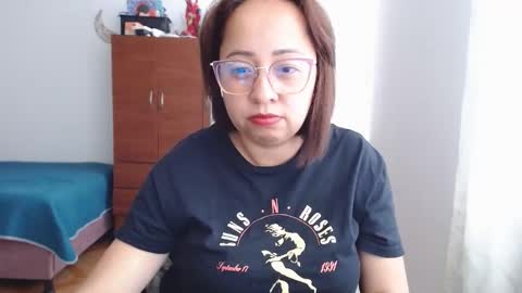 Snapshot of lumi_84 chatting on 12/20/24, 06:56 LUMI online show from 12/20/24, 06:56