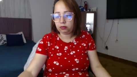 Snapshot of lumi_84 chatting on 01/28/25, 12:36 LUMI online show from 01/28/25, 12:36