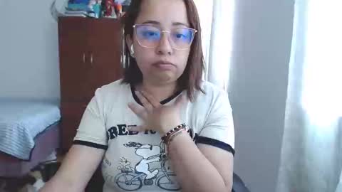 Snapshot of lumi_84 chatting on 02/04/25, 02:43 LUMI online show from 02/04/25, 02:43