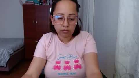 Snapshot of lumi_84 chatting on 02/10/25, 01:03 LUMI online show from 02/10/25, 01:03