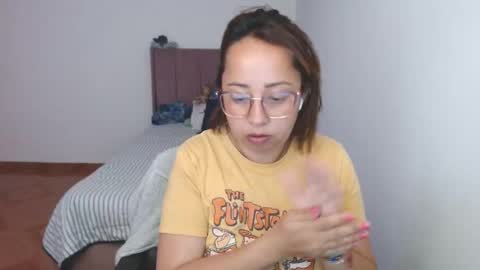 Snapshot of lumi_84 chatting on 02/24/25, 04:05 LUMI online show from 02/24/25, 04:05