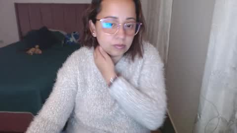 Snapshot of lumi_84 chatting on 03/08/25, 01:06 LUMI online show from 03/08/25, 01:06