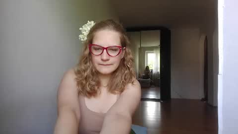 Snapshot of lumi_bloom chatting on 07/26/26, 08:32 Lumi online show from 07/26/26, 08:32