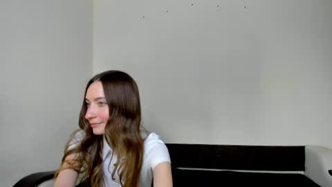 Snapshot of luminaya chatting on 06/20/26, 10:29 Naya online show from 06/20/26, 10:29