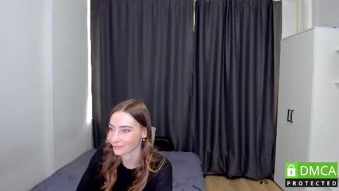 Snapshot of luminaya chatting on 07/24/26, 12:14 Naya online show from 07/24/26, 12:14