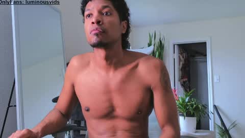 luminous online show from 04/12/26, 08:36