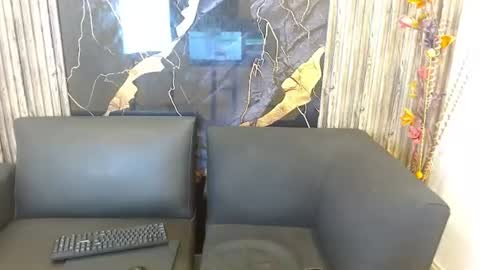 Snapshot of luna253951 chatting on 06/18/26, 05:28 luna253951 online show from 06/18/26, 05:28
