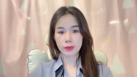 Snapshot of luna4739 chatting on 05/20/26, 05:02 Luna online show from 05/20/26, 05:02