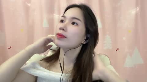 Snapshot of luna4739 chatting on 06/16/26, 10:12 Luna online show from 06/16/26, 10:12