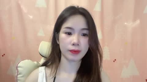Snapshot of luna4739 chatting on 06/22/26, 01:19 Luna online show from 06/22/26, 01:19