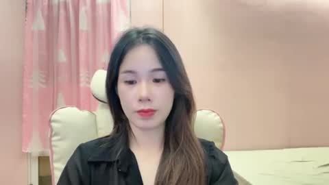 Snapshot of luna4739 chatting on 07/20/26, 05:48 Luna online show from 07/20/26, 05:48
