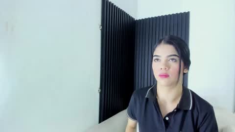 Snapshot of luna__02 chatting on 06/26/26, 11:25 Luna online show from 06/26/26, 11:25