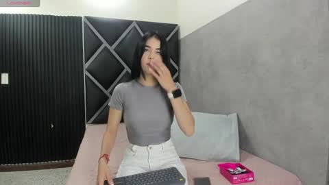 Snapshot of luna__02 chatting on 07/07/26, 12:20 Luna online show from 07/07/26, 12:20