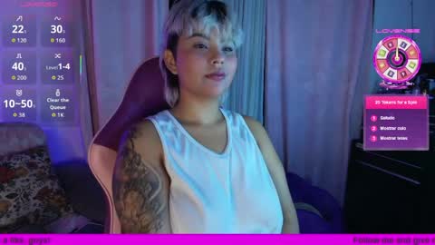 Snapshot of luna__cute chatting on 04/19/26, 01:49 Luna online show from 04/19/26, 01:49