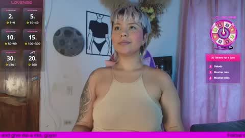 Snapshot of luna__cute chatting on 04/27/26, 11:19 Luna online show from 04/27/26, 11:19
