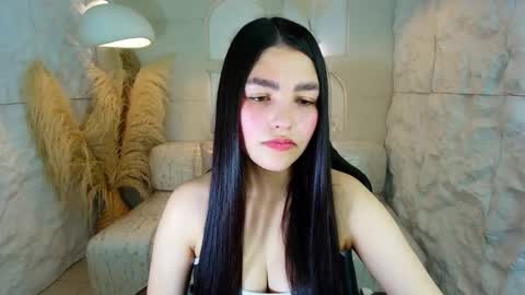 Snapshot of luna__r chatting on 10/18/25, 07:47 Luna online show from 10/18/25, 07:47