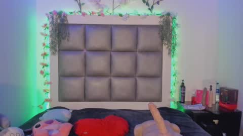 Snapshot of luna__scarlett chatting on 06/04/26, 04:51 luna online show from 06/04/26, 04:51