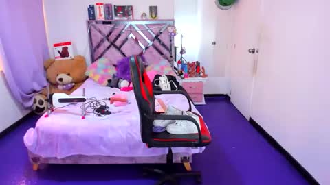 luna_analya online show from 04/22/26, 01:34