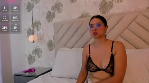 Snapshot of luna_and chatting on 06/28/26, 08:48 L U N A online show from 06/28/26, 08:48