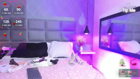 Luna online show from 01/12/26, 11:04