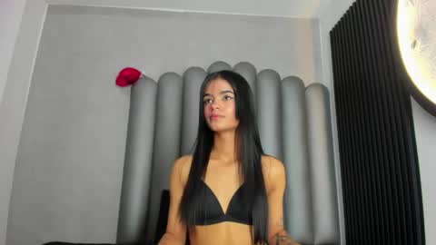 Snapshot of luna_bella_23 chatting on 04/30/26, 03:24 luna_bella_23 online show from 04/30/26, 03:24