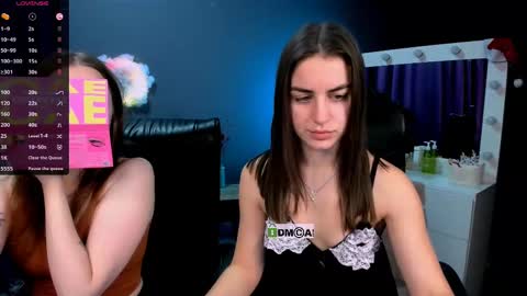 luna_berryy online show from 02/11/25, 08:10