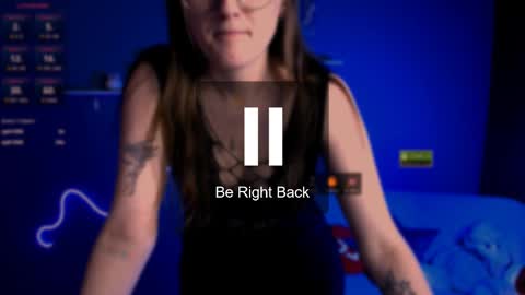 luna_berryy online show from 02/13/25, 02:45