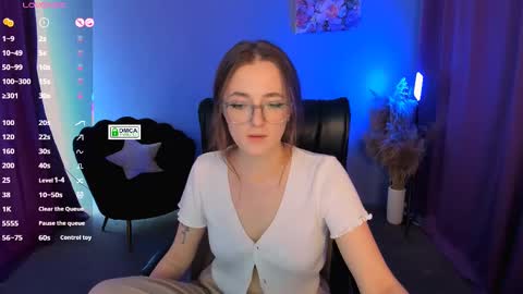 luna_berryy online show from 02/23/25, 05:34