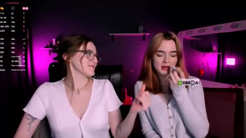 luna_berryy online show from 03/12/25, 08:10