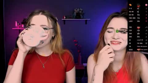 luna_berryy online show from 10/15/25, 09:20