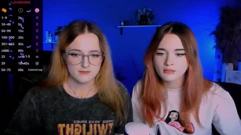 luna_berryy online show from 10/16/25, 07:48