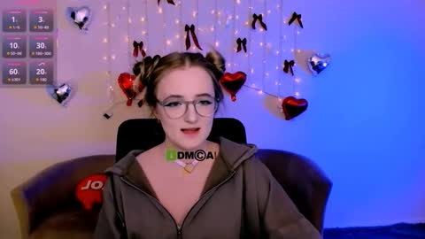 luna_berryy online show from 02/20/26, 08:20