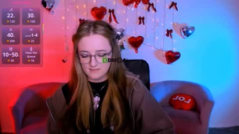 luna_berryy online show from 02/28/26, 08:43