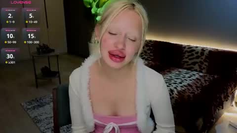 Snapshot of luna_beverly chatting on 07/29/26, 09:57 luna_beverly online show from 07/29/26, 09:57