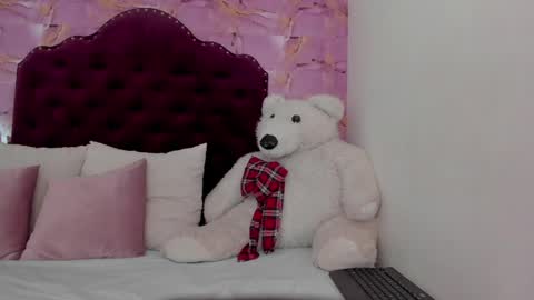 Luna Bloom online show from 05/14/26, 06:20