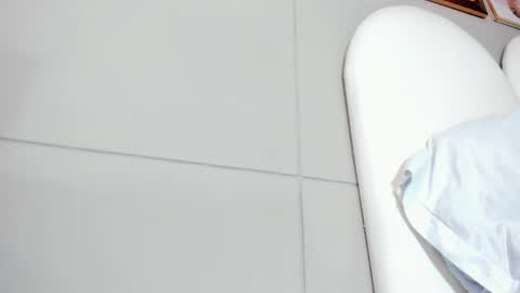 luna_bradley_ online show from 04/07/26, 12:49