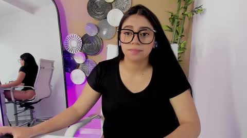 luna_cute14 online show from 01/14/26, 08:14