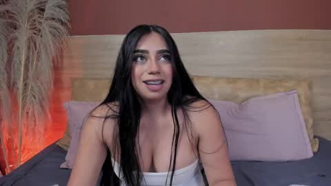 luna_cute14 online show from 04/18/26, 09:26