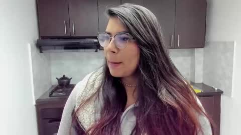 luna  online show from 09/16/25, 11:11