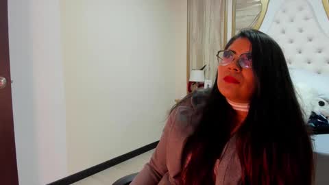 luna  online show from 09/23/25, 11:57