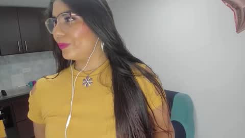 luna  online show from 03/05/26, 11:06