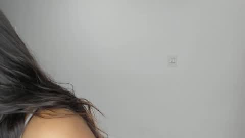 luna  online show from 03/15/26, 11:05