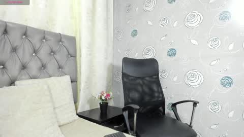 Luna Eva online show from 04/08/26, 04:51